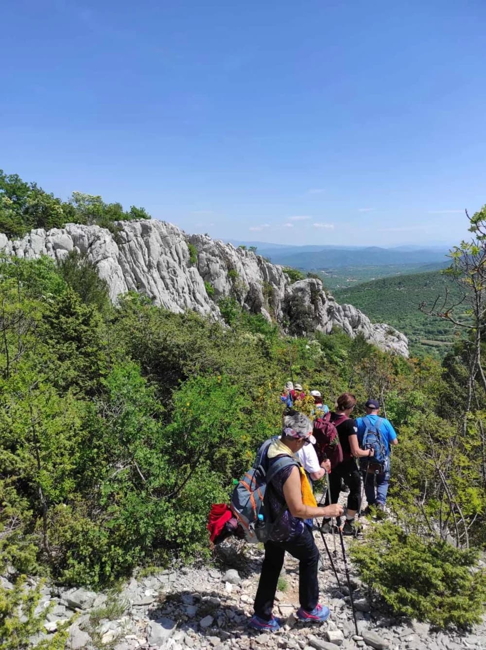 Planinari HPD-a Sokolovac osvojili dva vrha i veslali Gackom