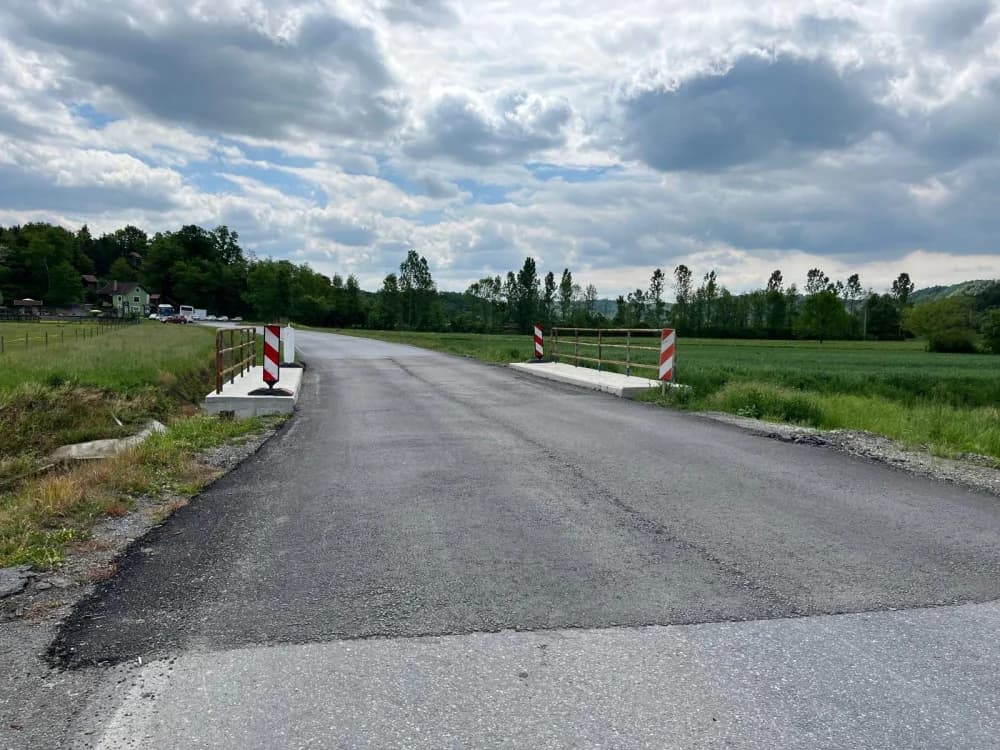 FOTO: Radovi na veliko - Asfaltne baze okupirale Frkljevce i Kadanovce