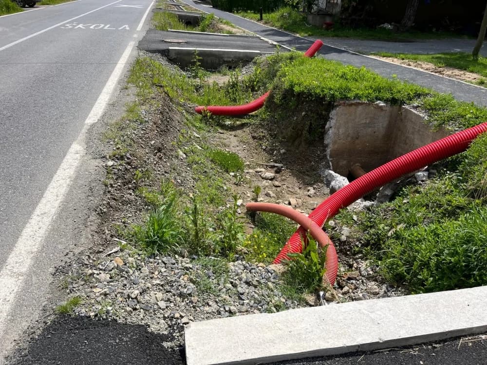 FOTO: Radovi na veliko - Asfaltne baze okupirale Frkljevce i Kadanovce