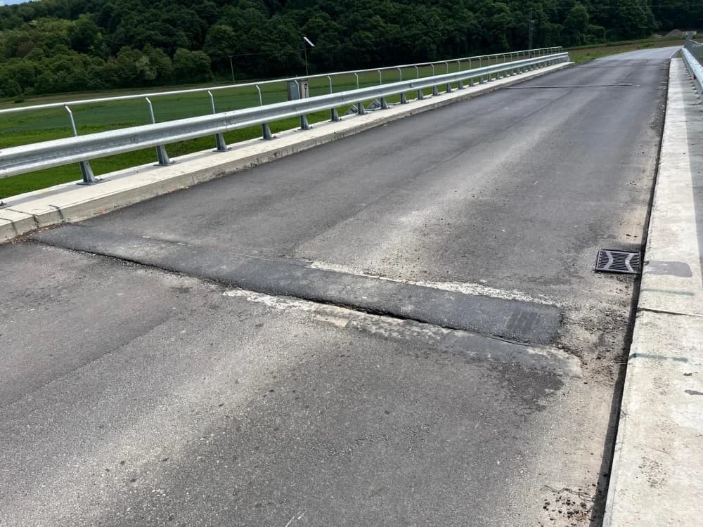 FOTO: Radovi na veliko - Asfaltne baze okupirale Frkljevce i Kadanovce