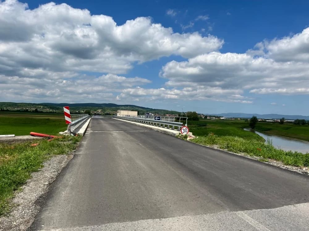FOTO: Radovi na veliko - Asfaltne baze okupirale Frkljevce i Kadanovce