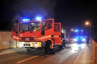 Lipik: Požar na osobnim automobilima
