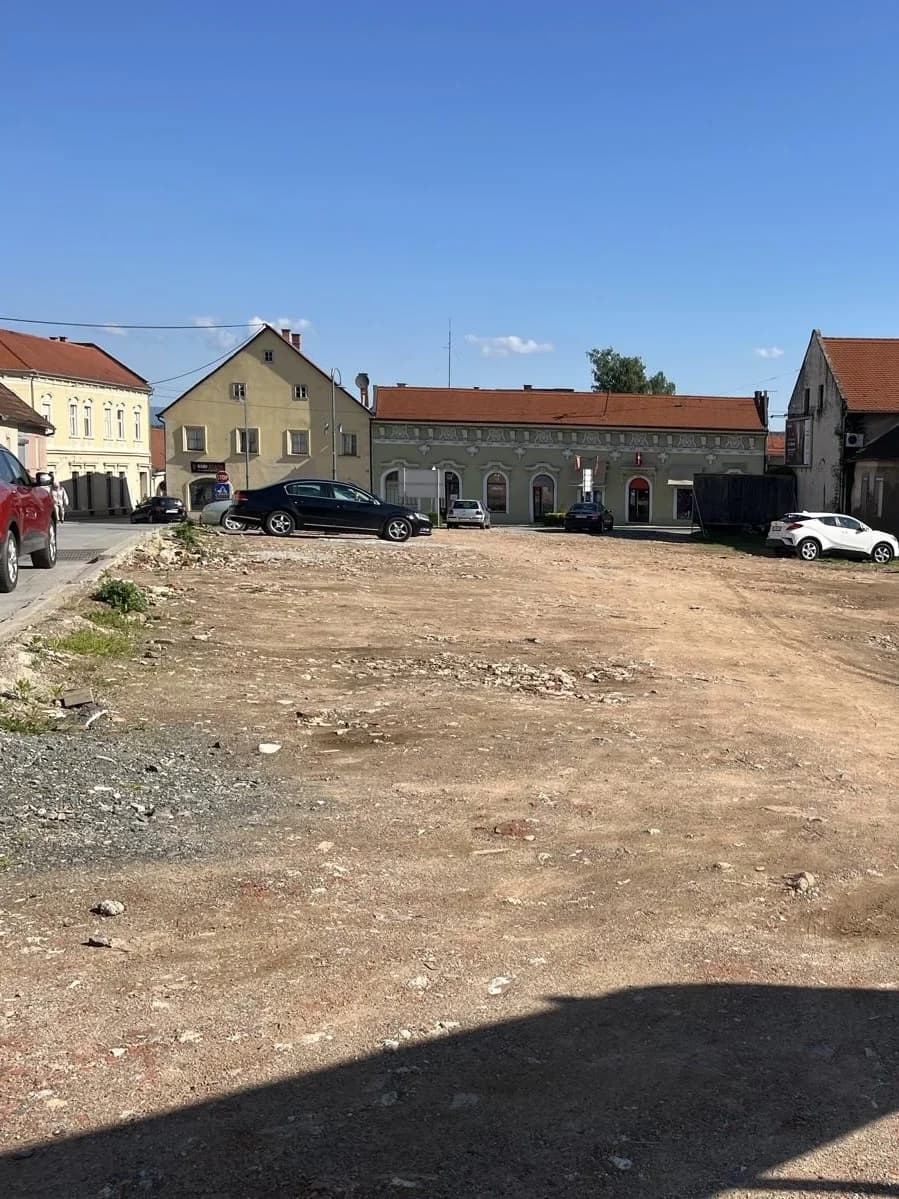 Nije Rakijada u Pranjanima ni Korida u Čevljanovićima. Ovo je centar Požege 2025. godine