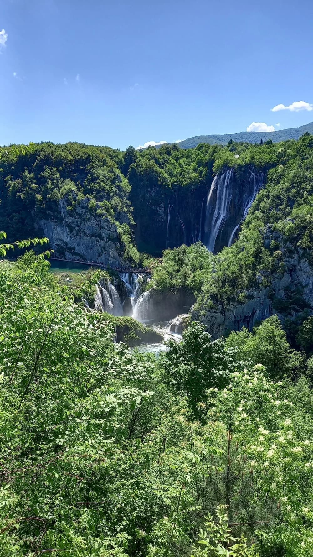 Planinarski izlet članova HPD Sokolovca: Poučan i inspirativan pohod kroz Plitvička jezera