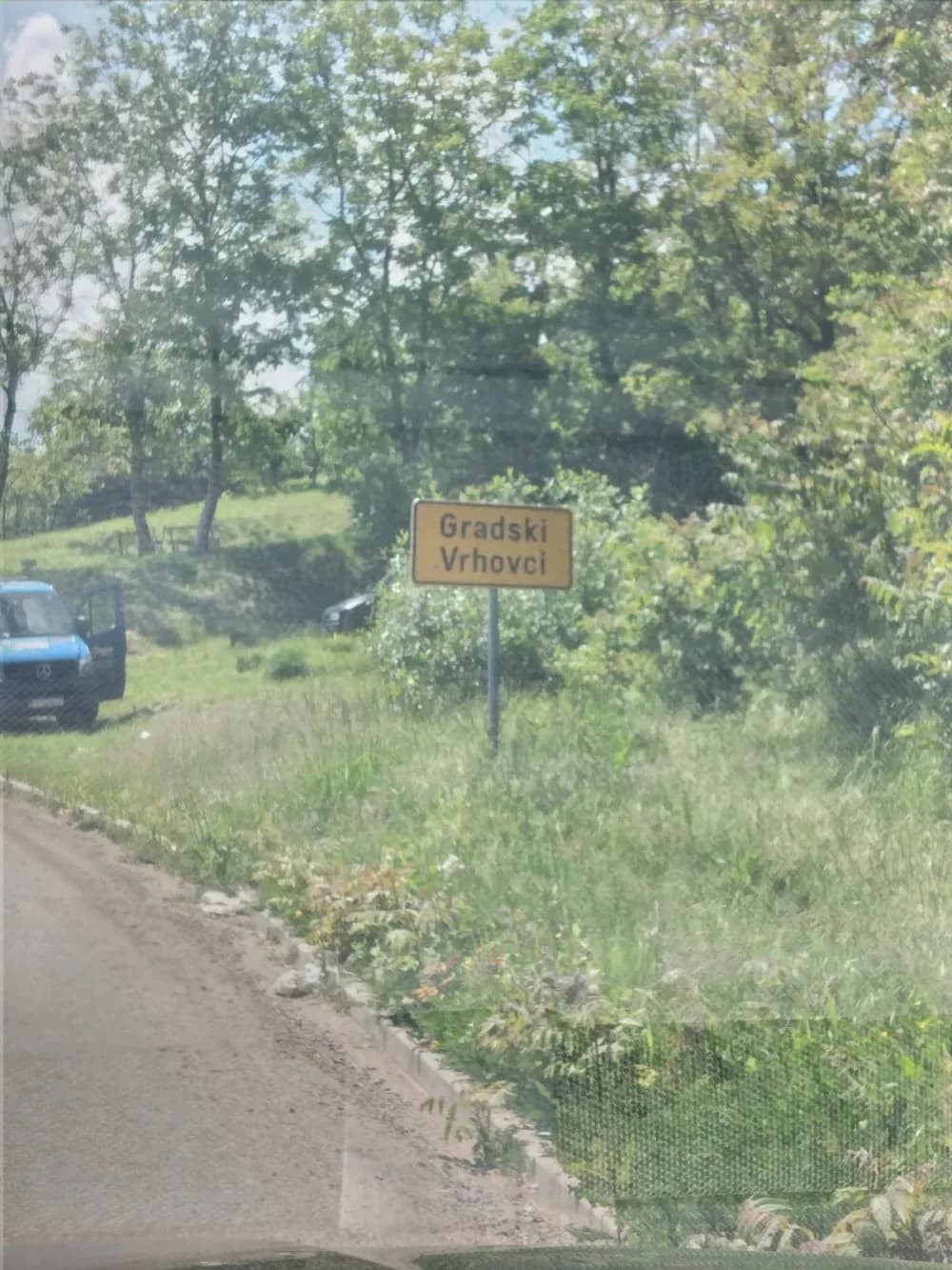 Granica između Požege i Nove Kapele kao granica svjetova: S jedne strane džungla, s druge strane red i čistoća