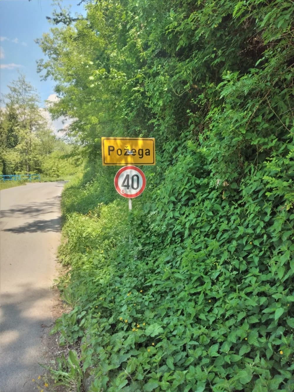 Granica između Požege i Nove Kapele kao granica svjetova: S jedne strane džungla, s druge strane red i čistoća