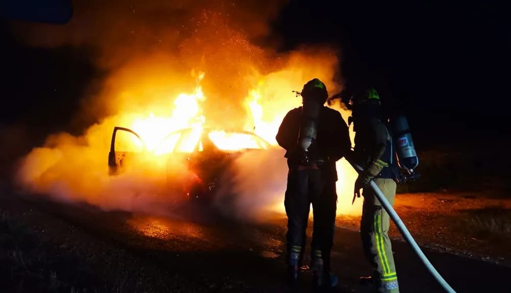 Sinoć pod utjecajem alkohola upravljao osobnim automobilom te sletio u putni kanal nakon čega je došlo do samozapaljenja vozila