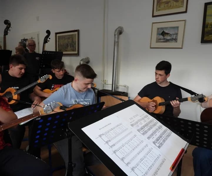 Koncert Požeškog tamburaškog orkestra “Tambura me budi”