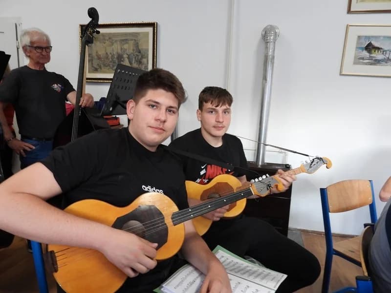 Koncert Požeškog tamburaškog orkestra “Tambura me budi”