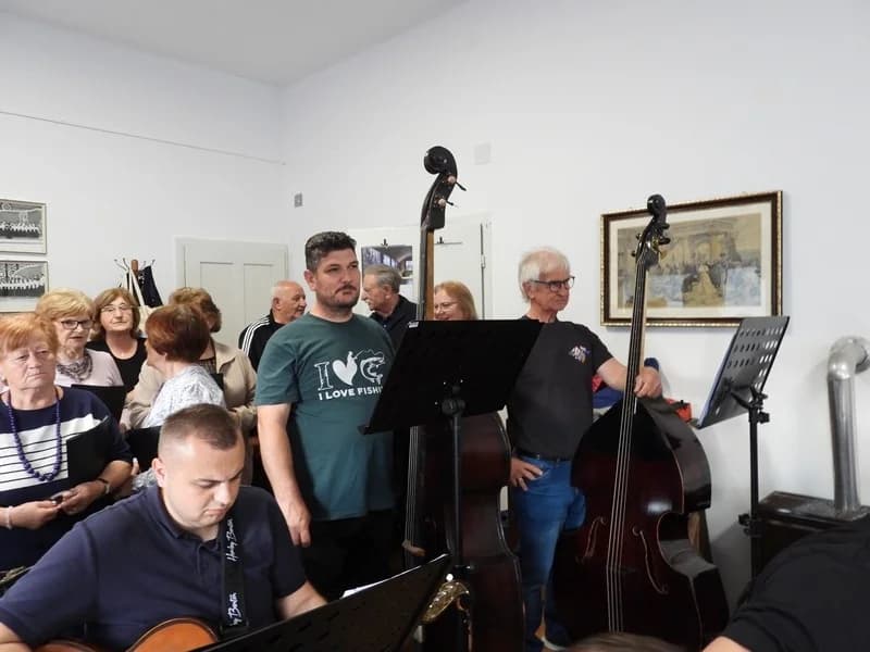 Koncert Požeškog tamburaškog orkestra “Tambura me budi”