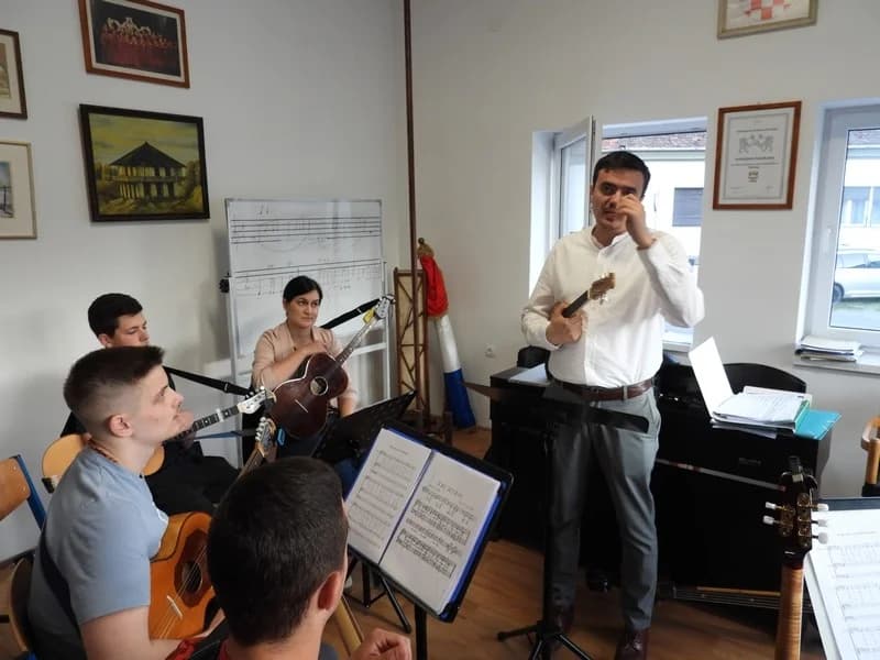 Koncert Požeškog tamburaškog orkestra “Tambura me budi”