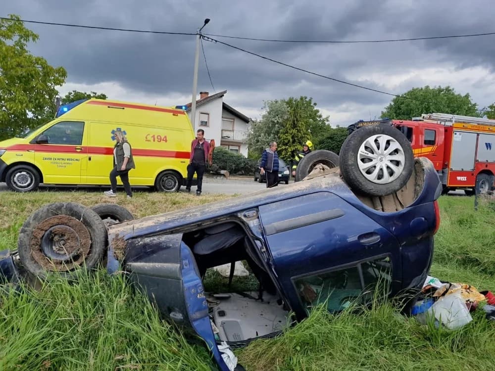 Dvije osobe ozlijeđene u prometnoj nesreći u Krivaju