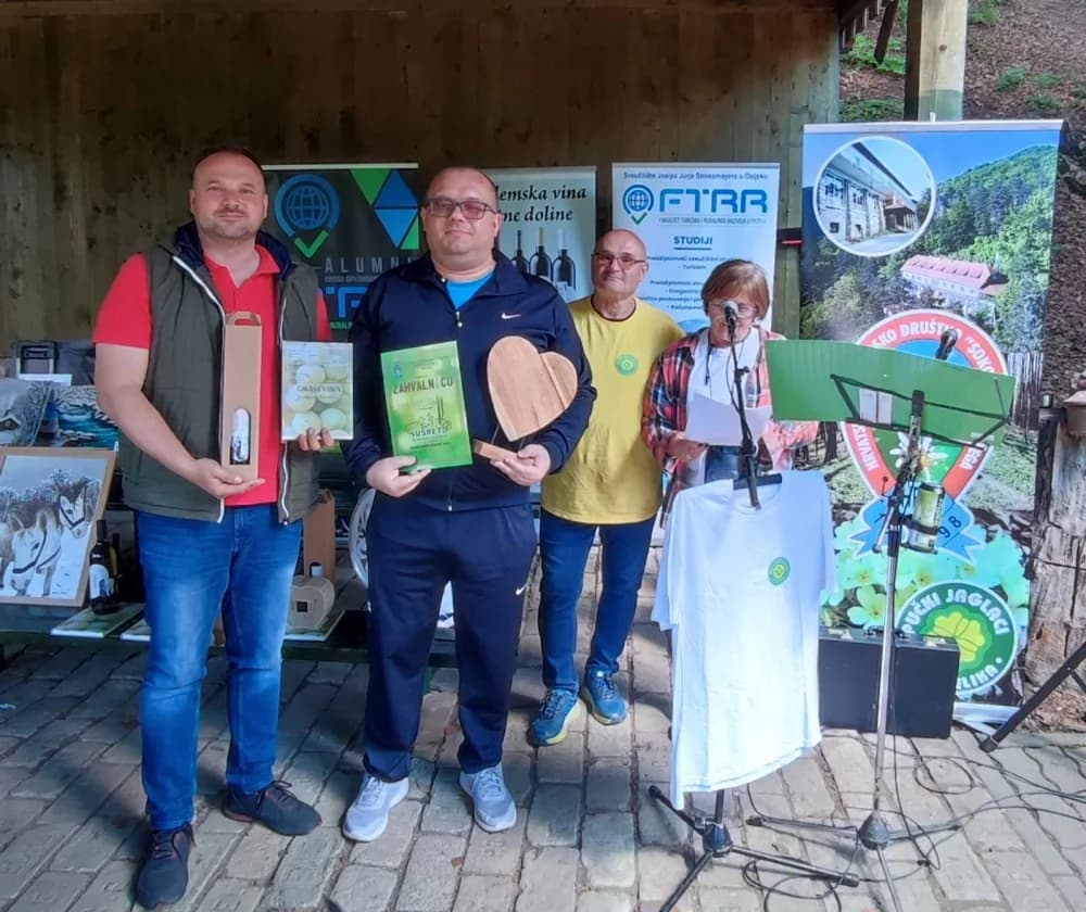 Čarolija Sovskog jezera okupila planinare, pjesnike i slikare u nezaboravnom susretu