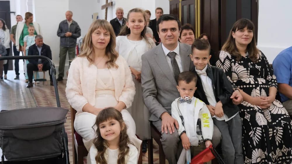 Biskup Ivo krstio peto dijete roditelja Petranović u Bučju
