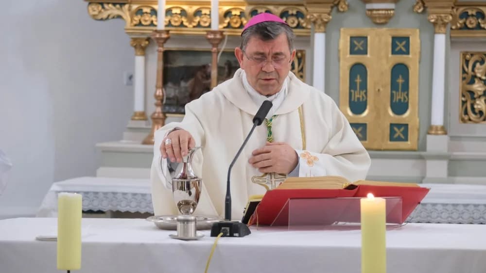 Biskup Ivo krstio peto dijete roditelja Petranović u Bučju