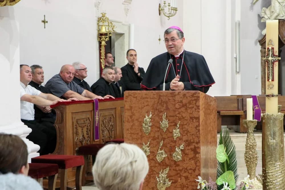 Hodočašće vjernika Novokapelačkog dekanata u požešku Katedralu i crkvu sv. Lovre