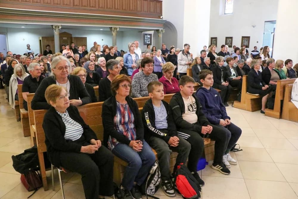 Hodočašće vjernika Novokapelačkog dekanata u požešku Katedralu i crkvu sv. Lovre