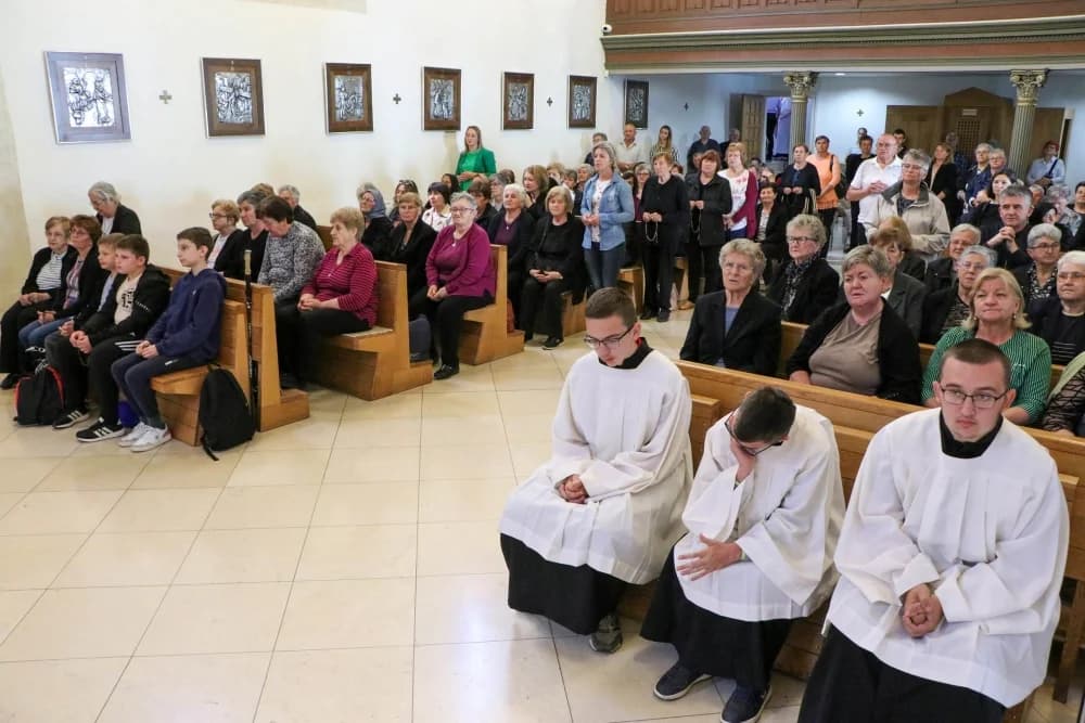 Hodočašće vjernika Novokapelačkog dekanata u požešku Katedralu i crkvu sv. Lovre