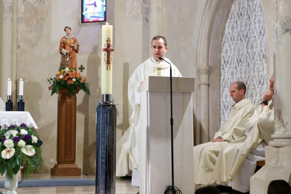 Hodočašće vjernika Novokapelačkog dekanata u požešku Katedralu i crkvu sv. Lovre