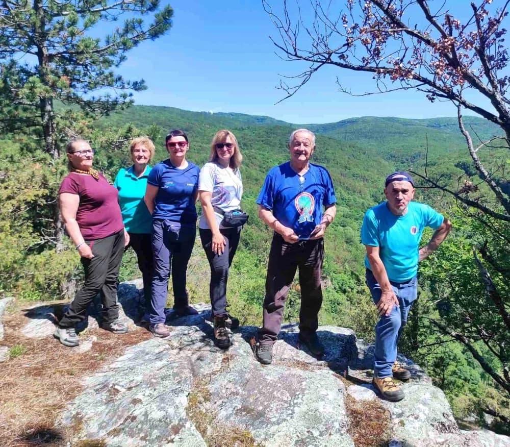Planinarke i planinari HPD Sokolovca hodali su neoznačenim putovima Papuka u društvu raznovrsne divljači!