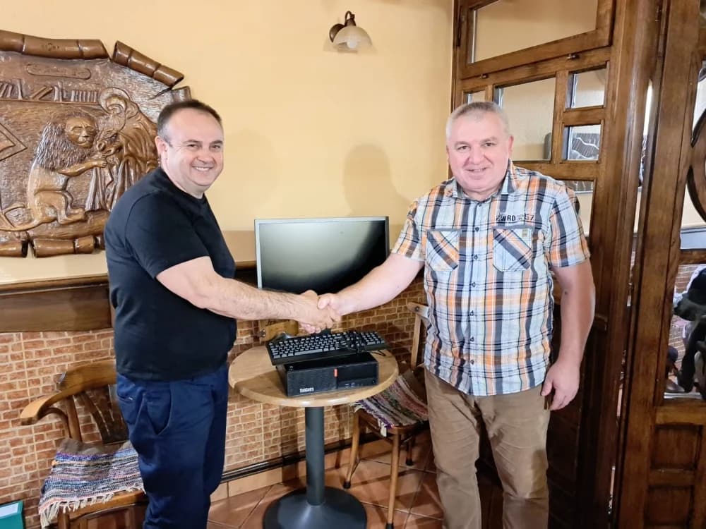 Podružnica Udruge Prsten Požeško-slavonske županije u suradnji s PBZ-om donirala računala udrugama branitelja