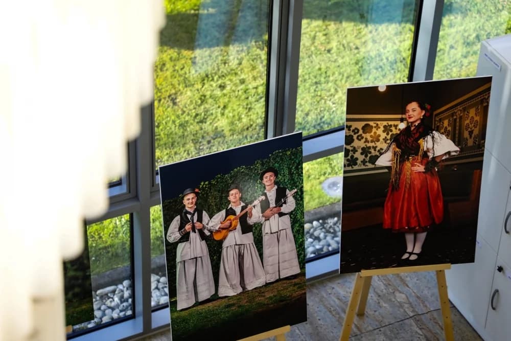 Čuvari baštine pred objektivom: Otvorena izložba „Čuvajmo tradiciju“