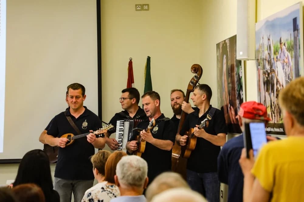 Čuvari baštine pred objektivom: Otvorena izložba „Čuvajmo tradiciju“