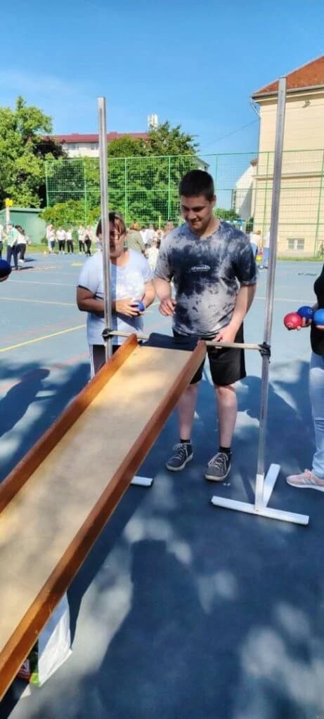 U OŠ Julija Kempfa danas je održan Sportski dan za učenike s teškoćama