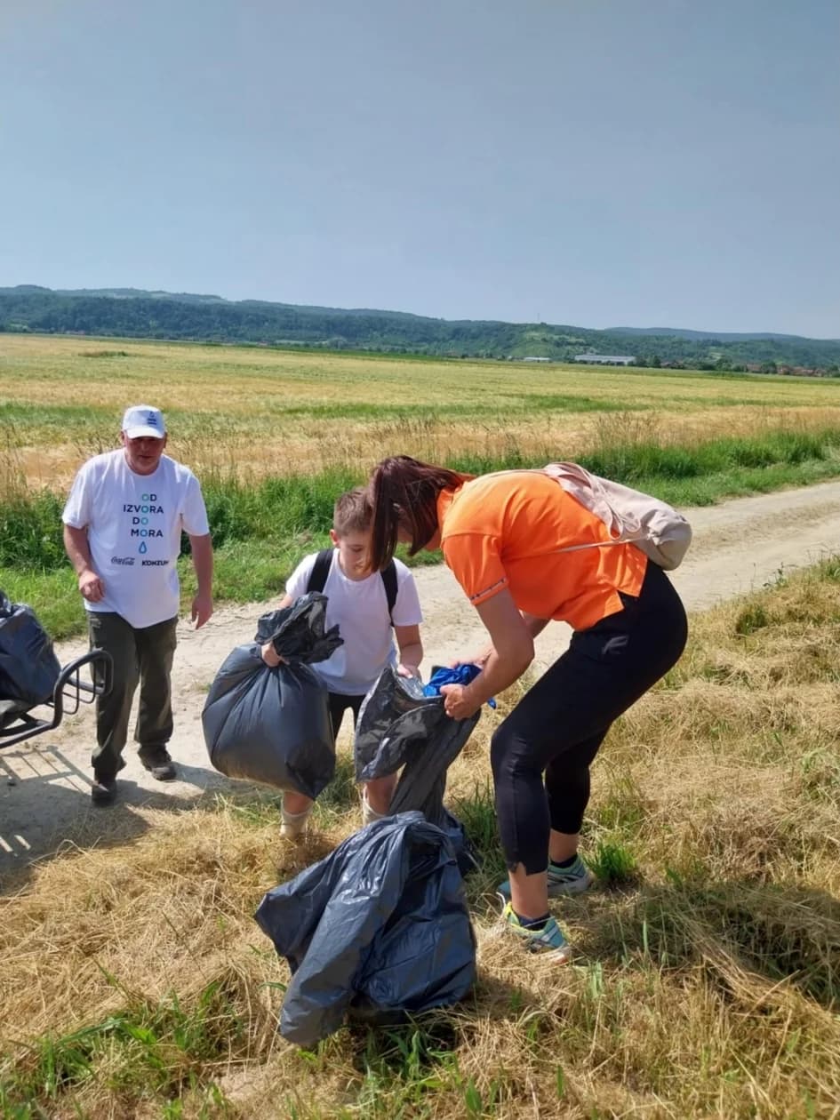 Volonteri svih generacija ujedinjeni u čišćenju Lipika i okolnih naselja