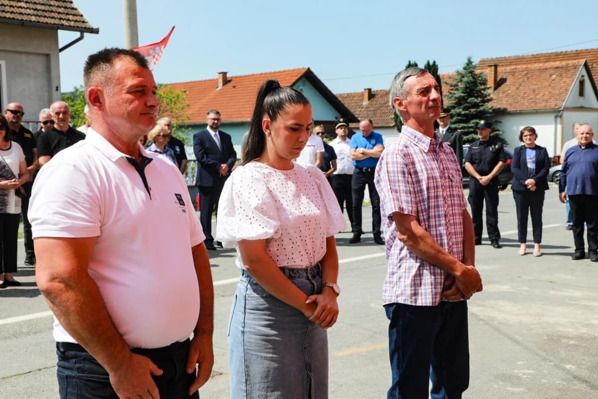 Otkrivena spomen-ploča Tomi Periću u Buku: „Ovo je trajno obilježje na žrtvu, zajedništvo, i borbu naših branitelja“