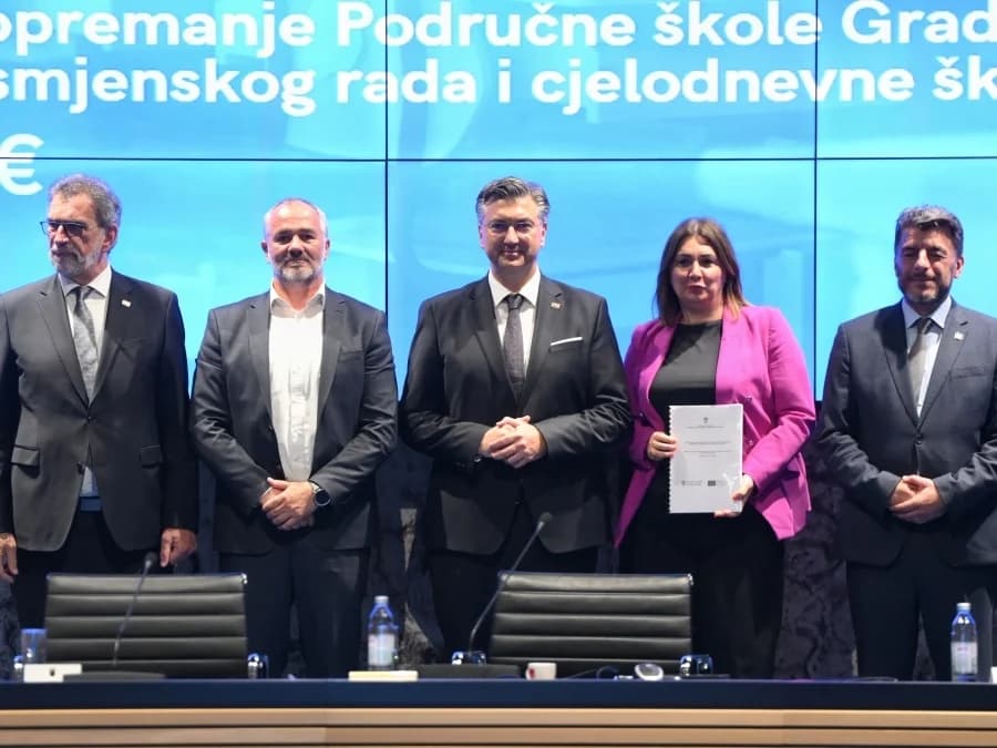 Uručen ugovor za prvi od jedanaest projekata za škole kojima je Požeško-slavonska županija osnivač