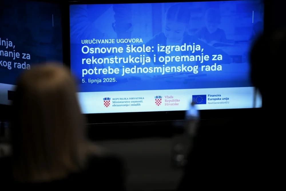Uručen ugovor za prvi od jedanaest projekata za škole kojima je Požeško-slavonska županija osnivač