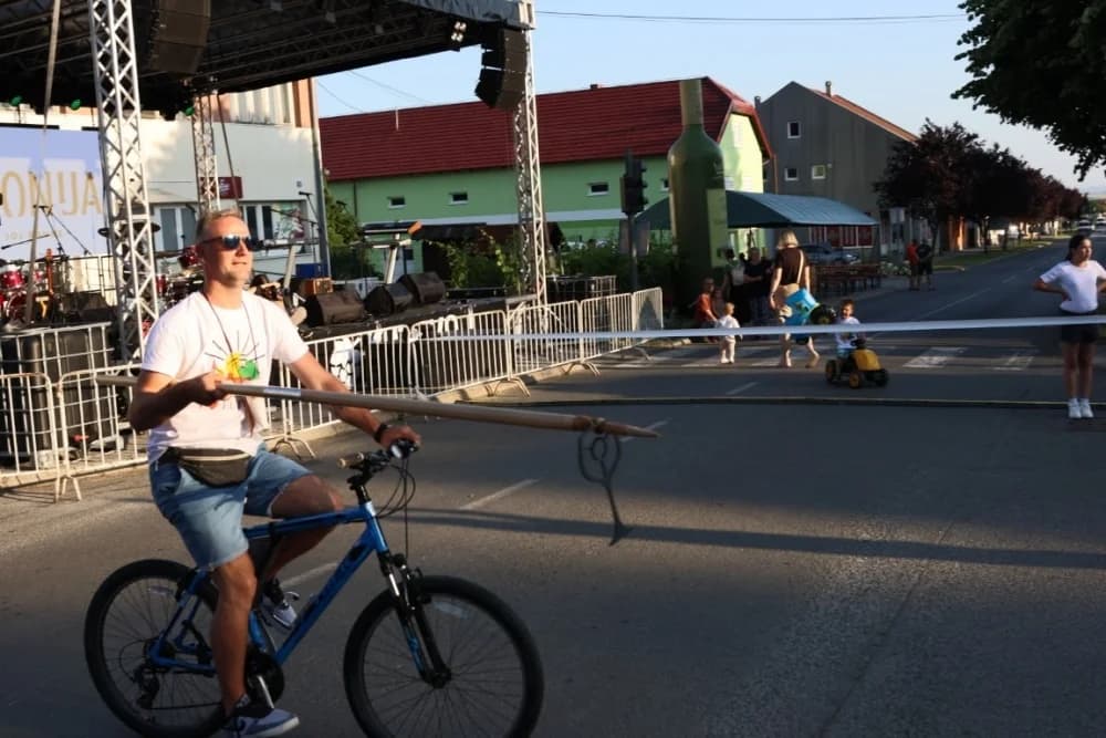 Pobjednik ovogodišnje Vinske alke Mihovil Štivić, a Vinskog maratona Matej Gomerčić
