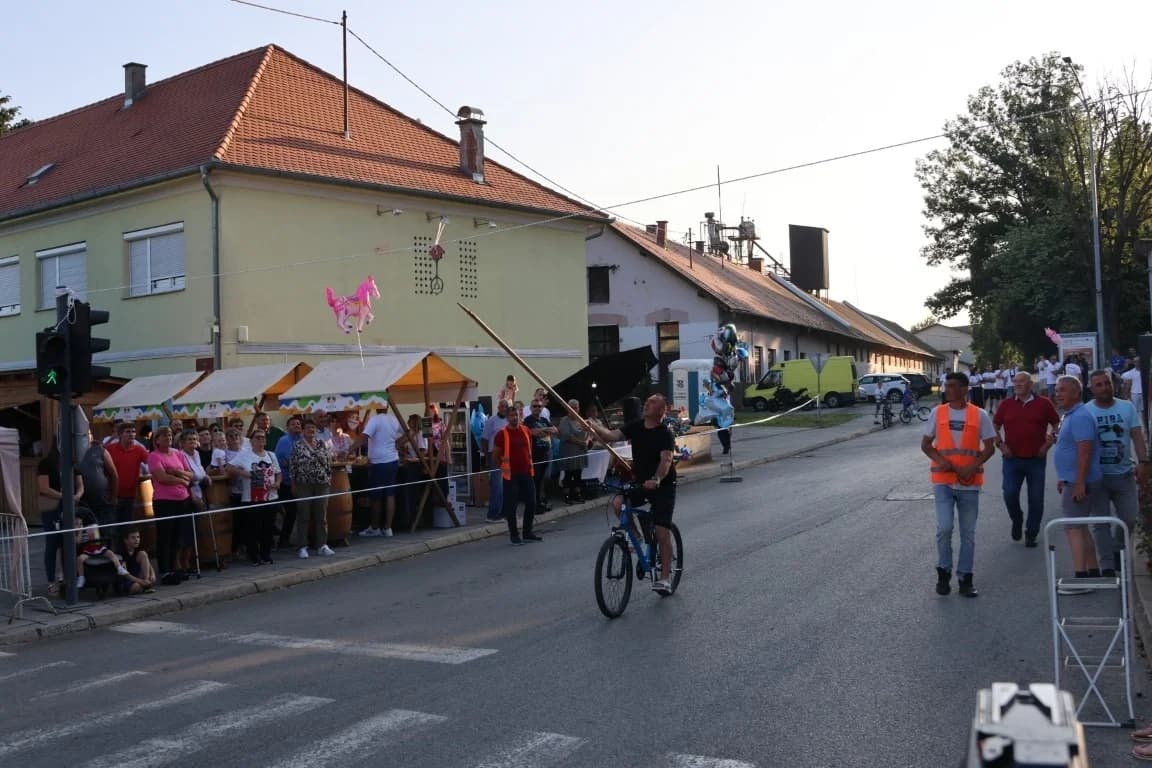 Pobjednik ovogodišnje Vinske alke Mihovil Štivić, a Vinskog maratona Matej Gomerčić