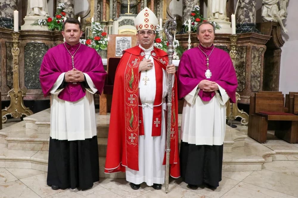 U požeškoj Katedrali uvedeni u službu novi kanonici