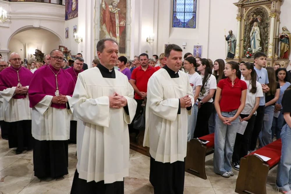 U požeškoj Katedrali uvedeni u službu novi kanonici