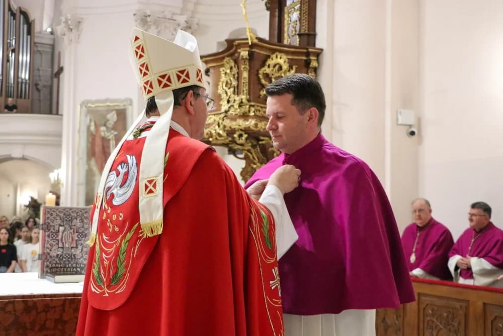 U požeškoj Katedrali uvedeni u službu novi kanonici