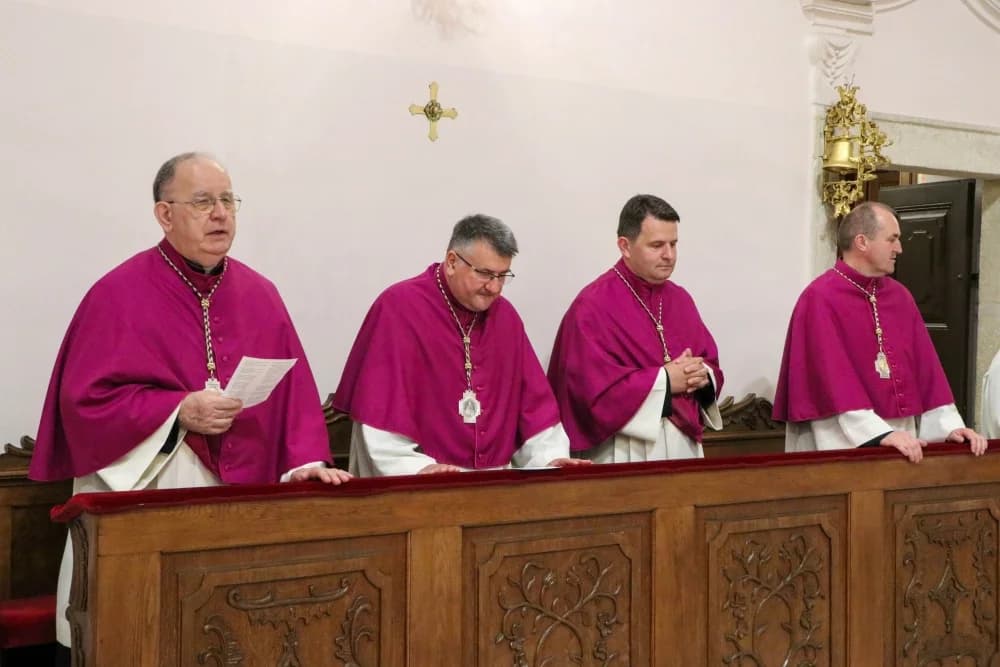 U požeškoj Katedrali uvedeni u službu novi kanonici