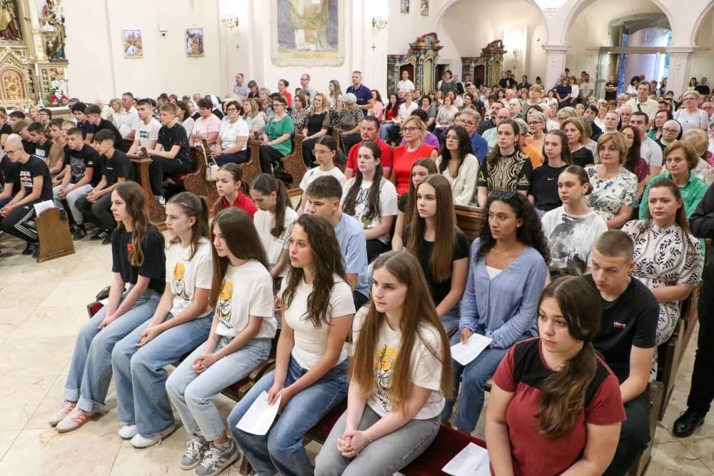 Duhovsko bdijenje u požeškoj Katedrali