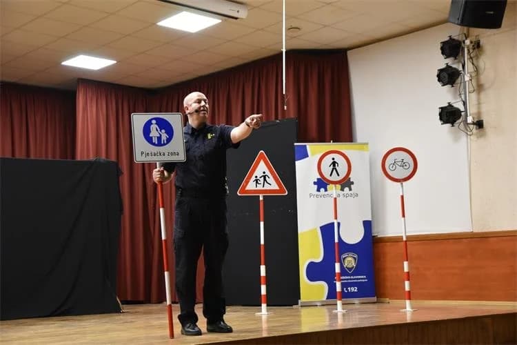 Kutjevo: Sigurnost u prometu za djecu i predstava Teatra TO GO