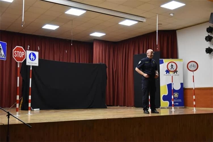 Kutjevo: Sigurnost u prometu za djecu i predstava Teatra TO GO