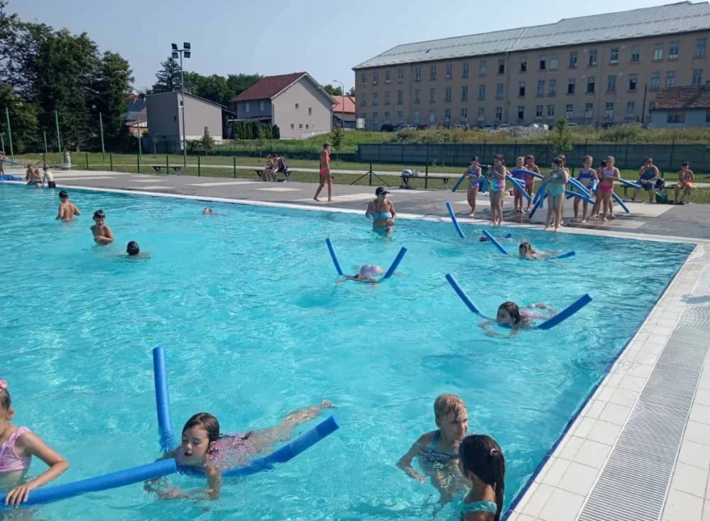 Upisi u Školu plivanja Požeškog športskog saveza bit će u petak, 20. lipnja 2025. s početkom u 12,00 sati preko on line aplikacije