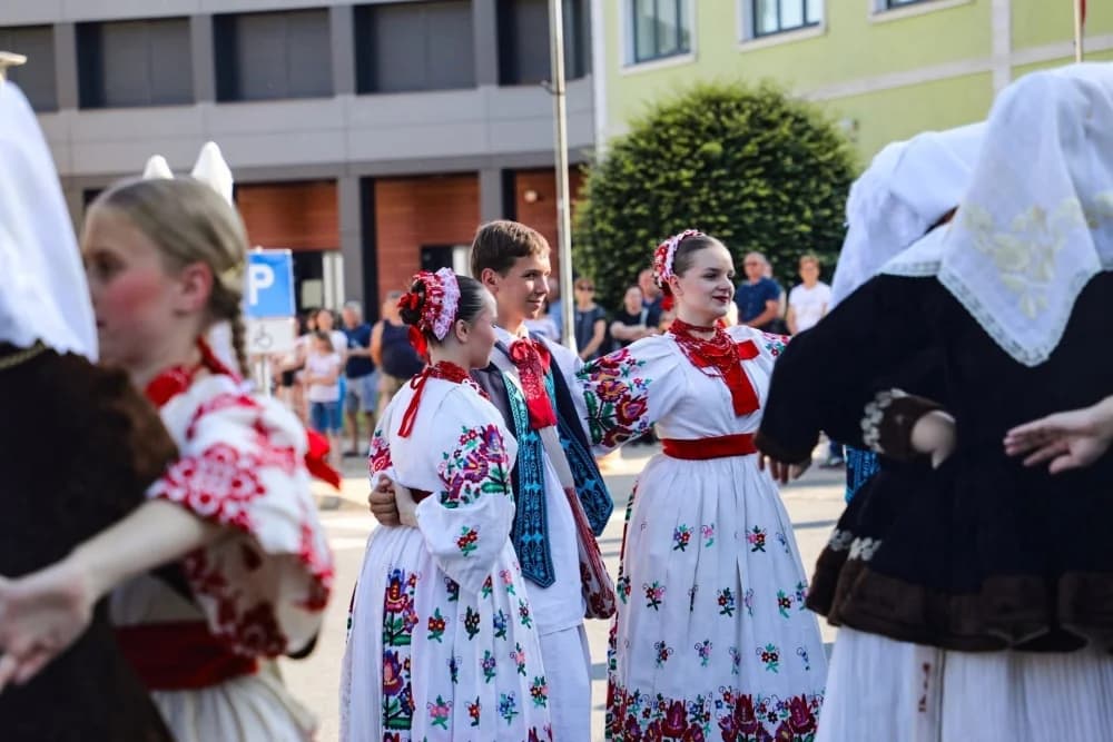LIDAS 2025: Pleternica okupila brojne folkloraše iz Hrvatske i inozemstva