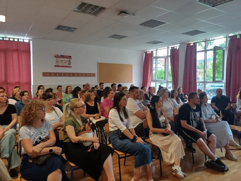 Posjetom djelatnika OŠ Dobriše Cesarića Zagreb nastavljena izvrsna suradnja dviju škola