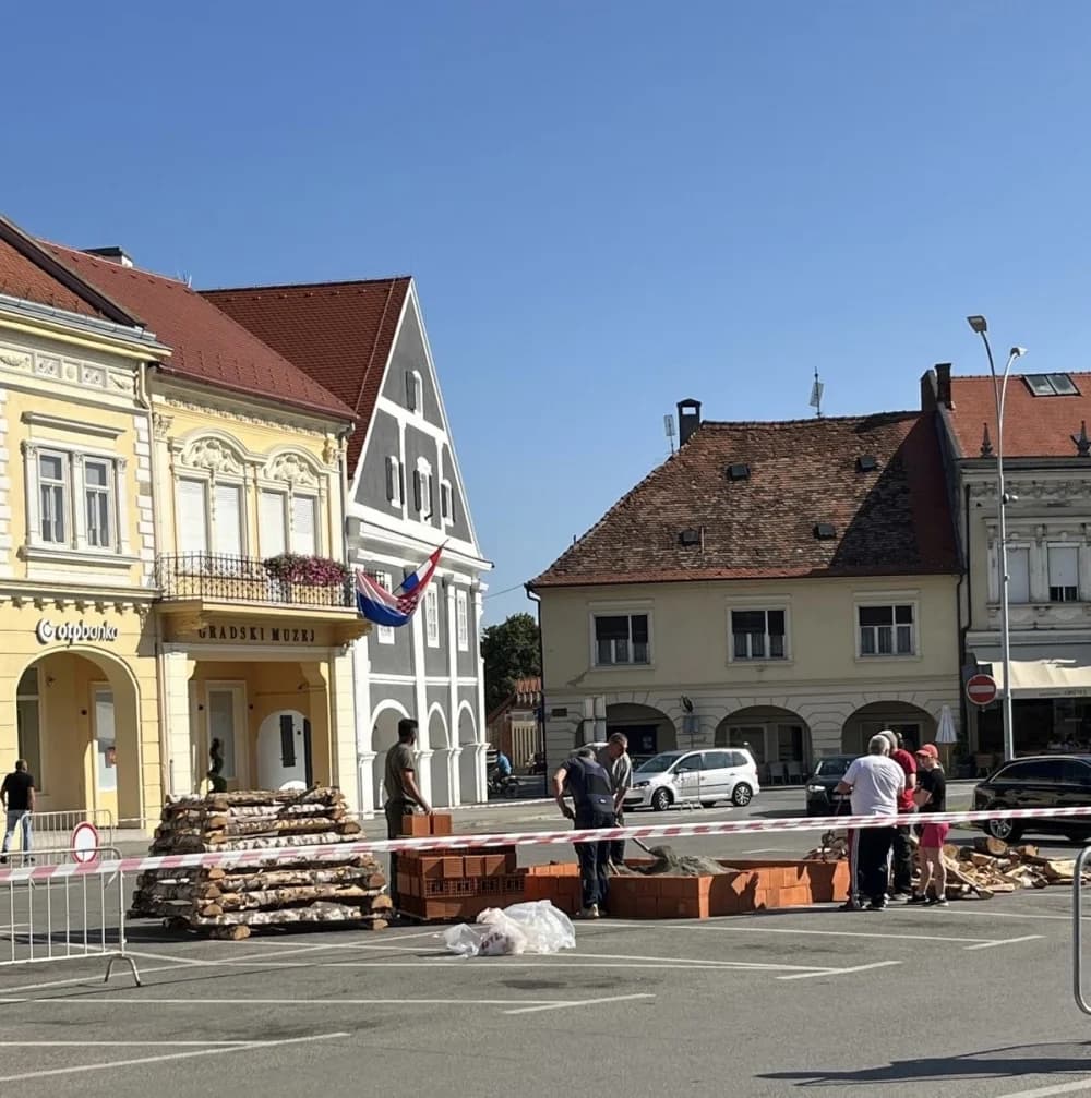 Pripreme za Ivanjski krijes pri kraju – Ogrjev već na Trgu svetog Trojstva