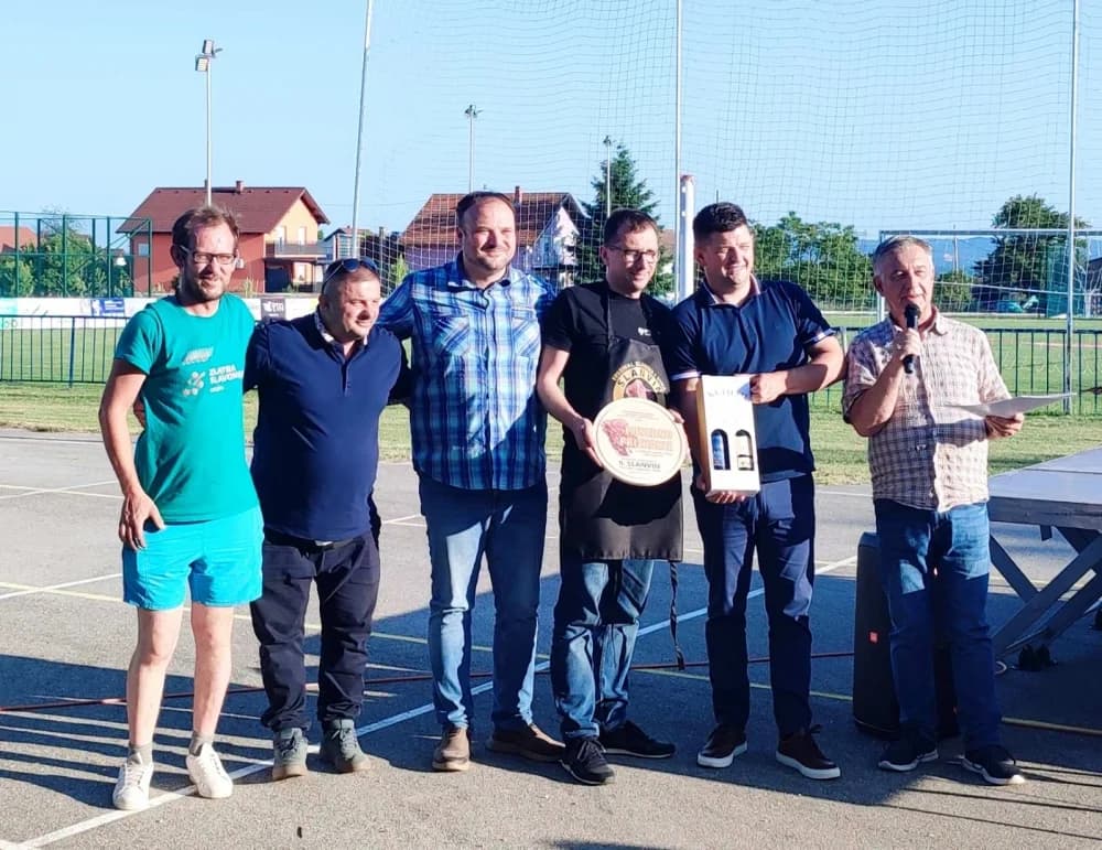 Slanvin 2025.’ u Kaptolu: Spoj Akademske Energije i Planinarske Tradicije Obogatio Festival Slanine i Vina