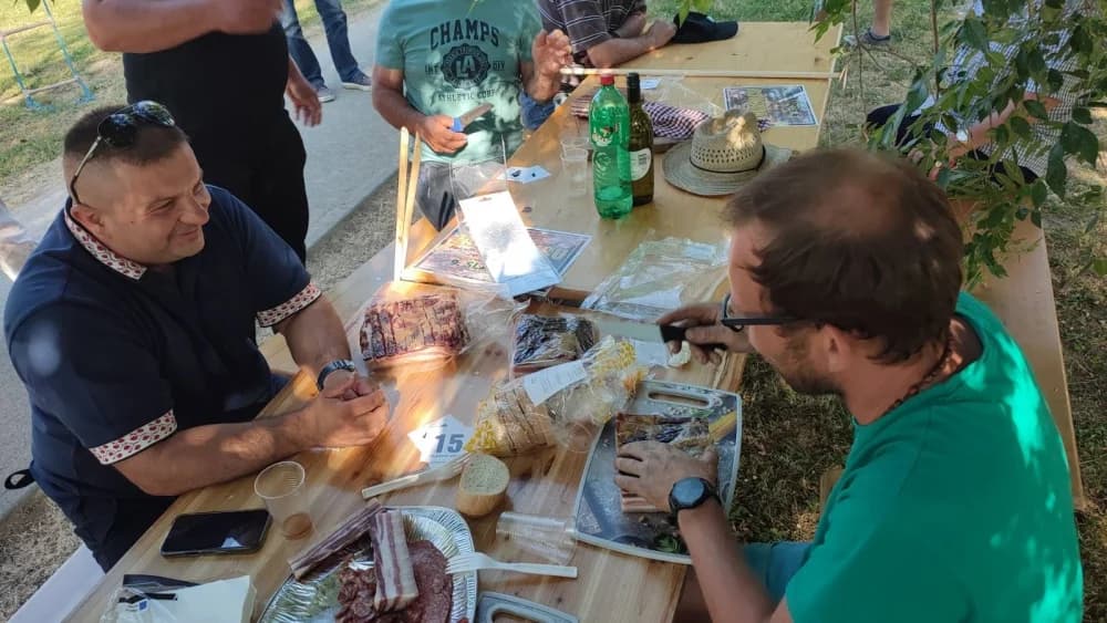 Slanvin 2025.’ u Kaptolu: Spoj Akademske Energije i Planinarske Tradicije Obogatio Festival Slanine i Vina
