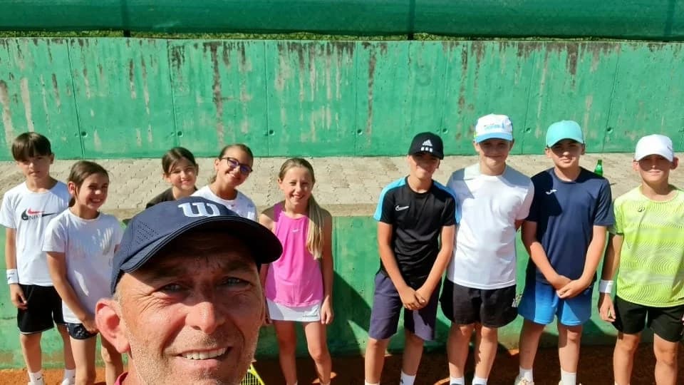 Mladi tenisači TK Požega najbrojniji i uspješni na turniru u Novoj Gradišci