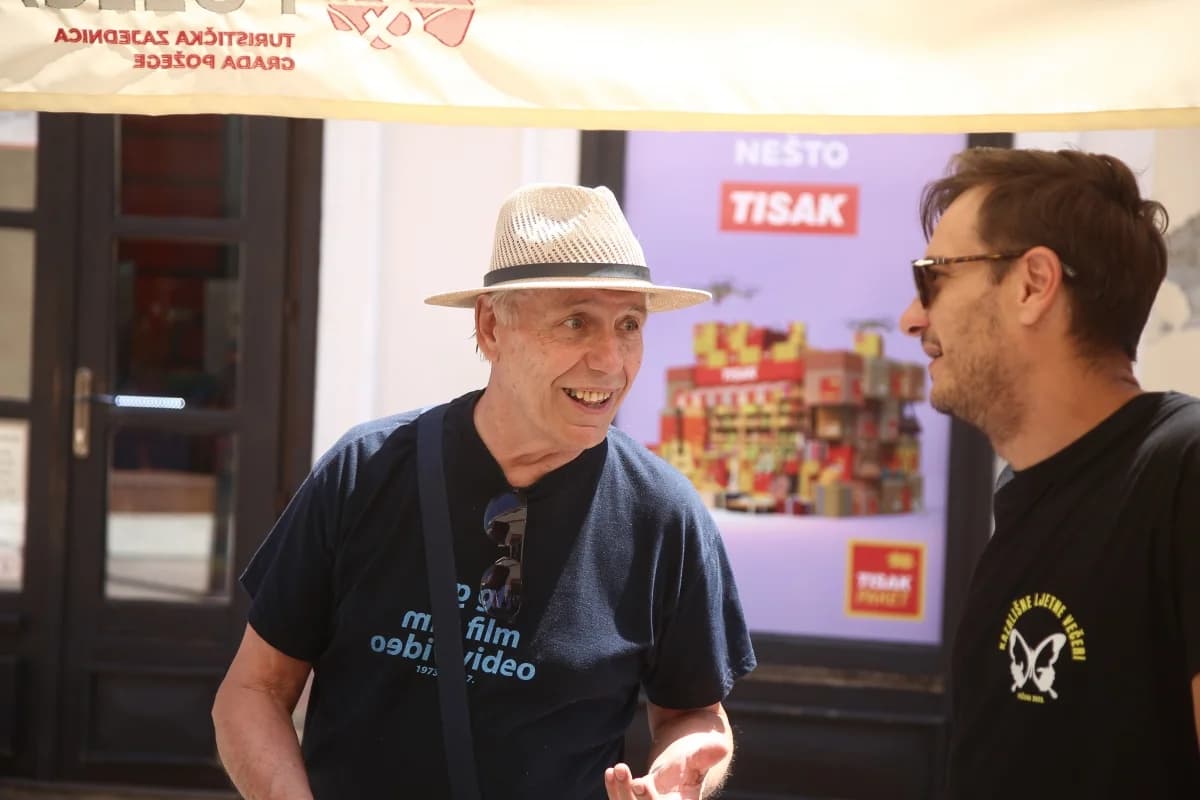 Glumci na druženju sa sugrađanima uoči Ljetnih kazališnih večeri u Požegi
