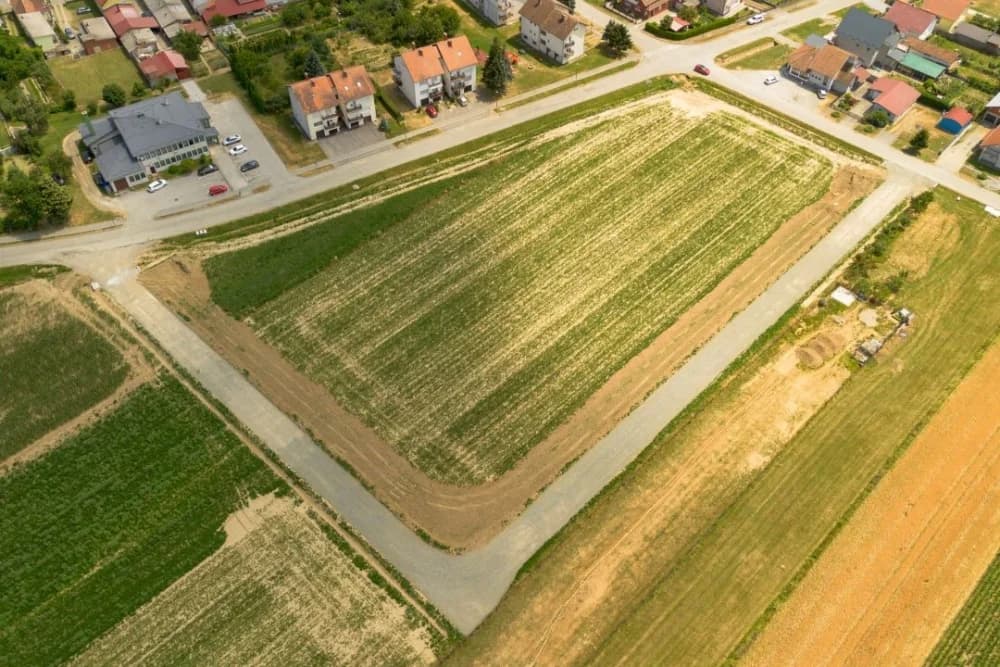 FOTO: Napreduju radovi na izgradnji prometnica u Kutjevu
